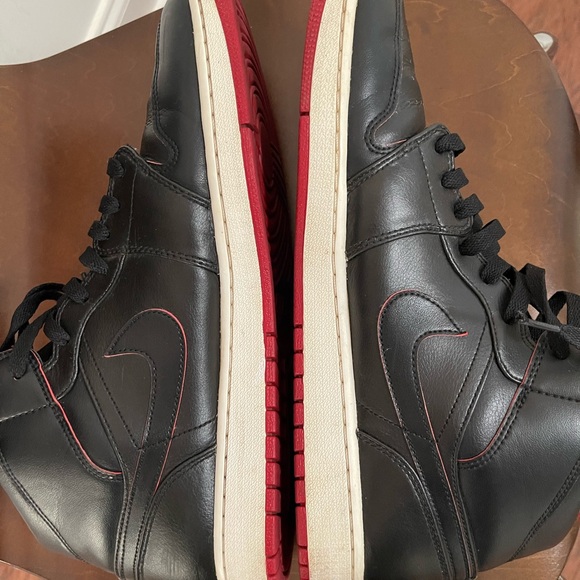 RARE Nike Air Jordan 1 Retro Mid Black Red White Bred main image 7